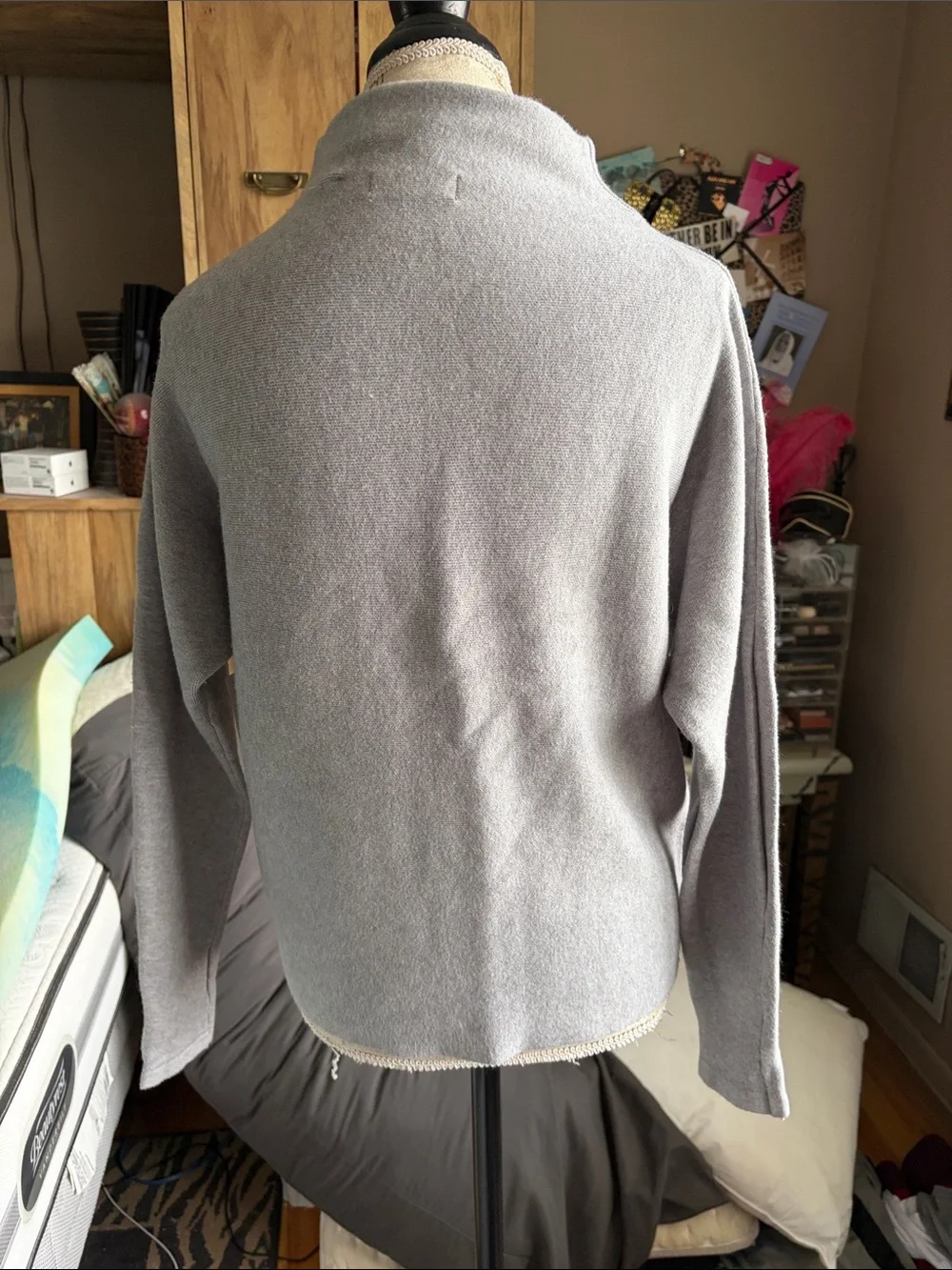 Tahari Light Gray Turtleneck Sweater - Small NWT
